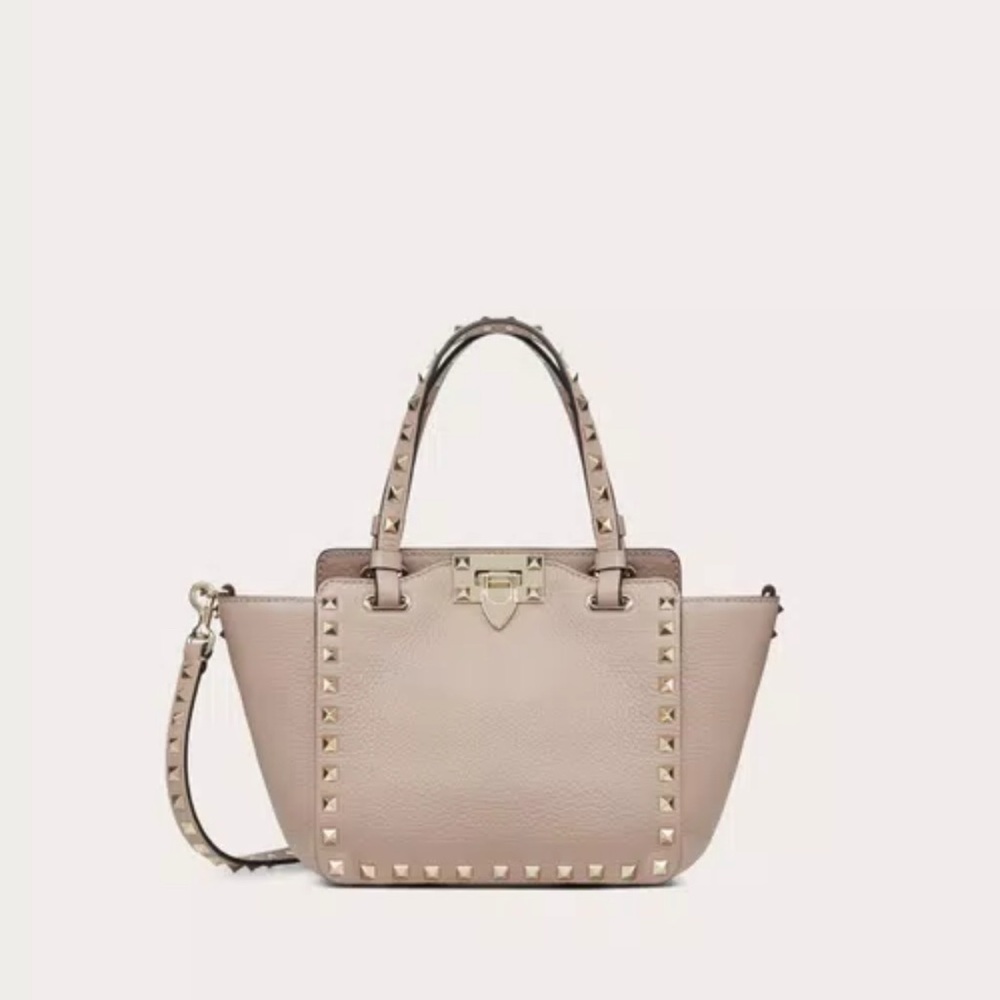 VALENTINO GARAVANI
Rockstud Leather Shoulder Bag
